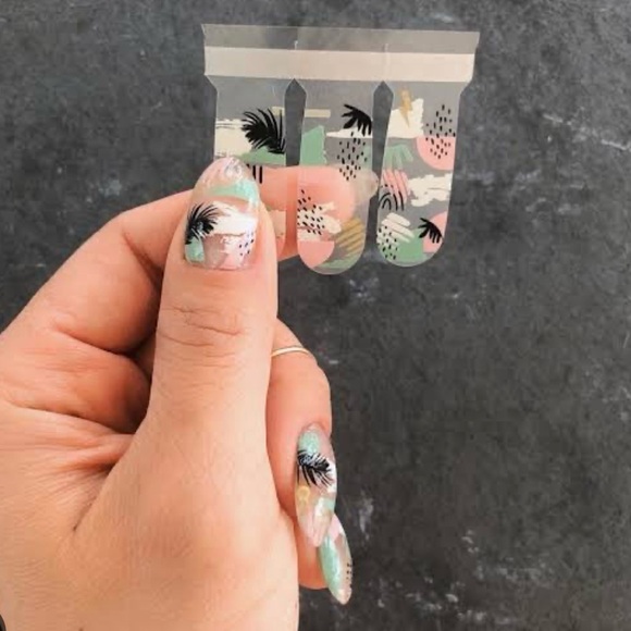 NEW & SEALED Scratch Nail Wraps - Picture 2 of 6